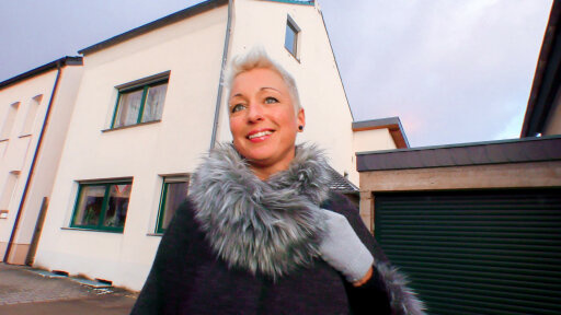 Amatorka Pokryta Spermą W Odbiorze I Ruchaniu