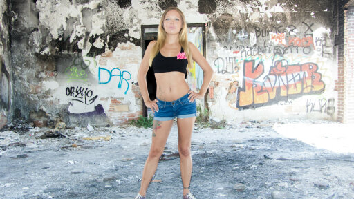 Lexy Star Dibenturkan Oleh Pejantan Spanyol