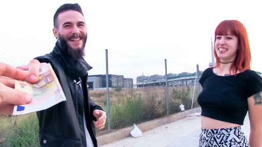 Rossa In Topless Seduce Il Tizio Per Sbatterla Davanti Alla Telecamera