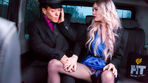 Fokus Kursi Belakang