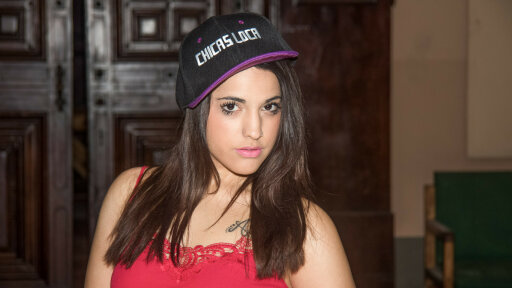 Spansk Babe Kiara Bala Knepper I Et Forladt Hus